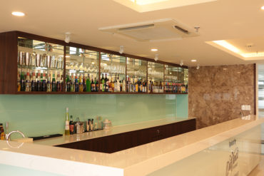 Khu vưc nhà hàng nằm trong Sulyna Hotel
