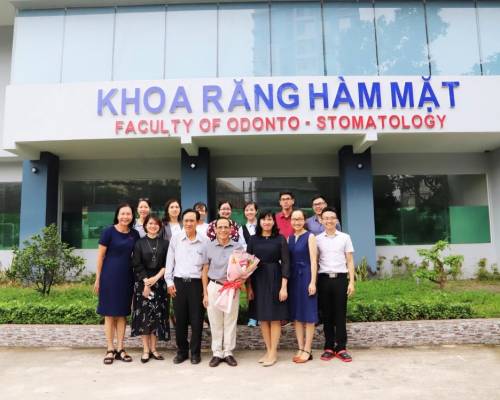 Lễ công bố và trao Quyết định bổ nhiệm Trưởng bộ môn Nha khoa Cơ sở cho NGND. GS. TS. BS. Hoàng Tử Hùng