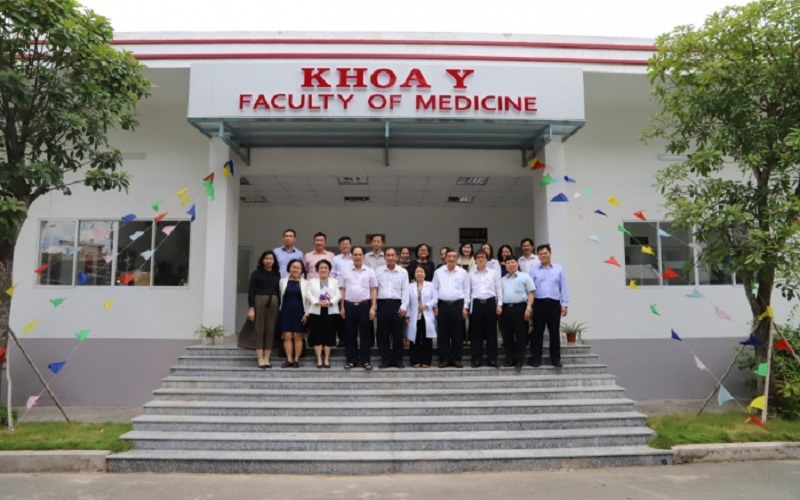 Hong Bang International University works with Department of Science, Technology and Training, Ministry of Health