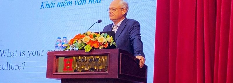 Seminar Bản sắc văn hoá tại HIU