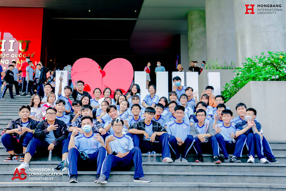 THPT Thủ Thiêm tham quan Trường Đại học Quốc tế Hồng Bàng
