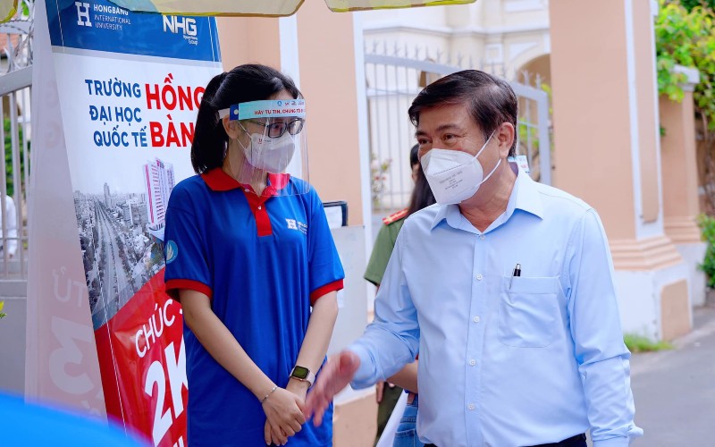 Sinh viên HIU tình nguyện tham gia tiếp sức mùa thi 2021
