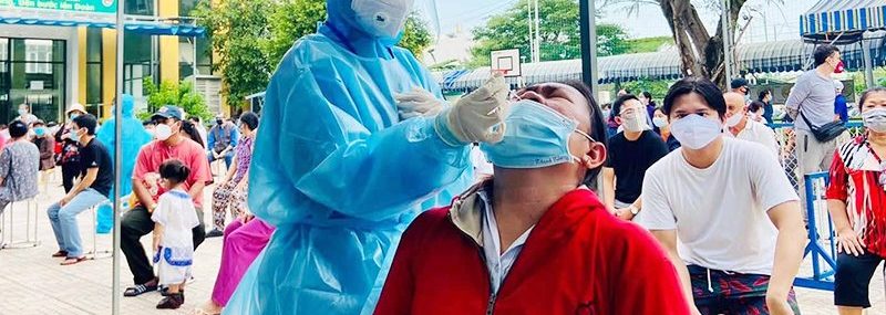 Sinh viên HIU tình nguyện tham gia công tác chống dịch Covid-19