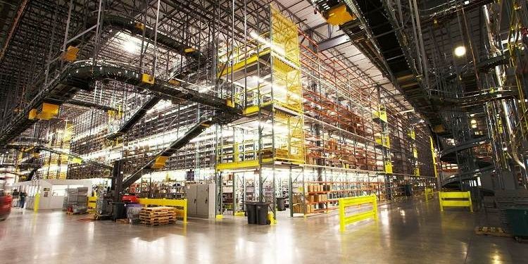 trung tâm phân phối là gì?