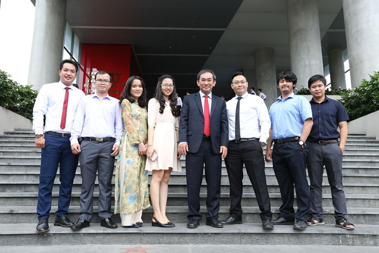 học Logistics tại ĐHQT Hồng Bàng