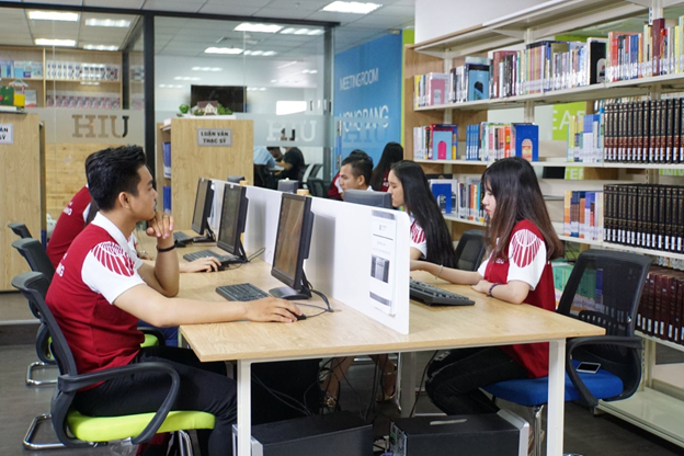 học Logistics tại trường ĐHQT Hồng Bàng