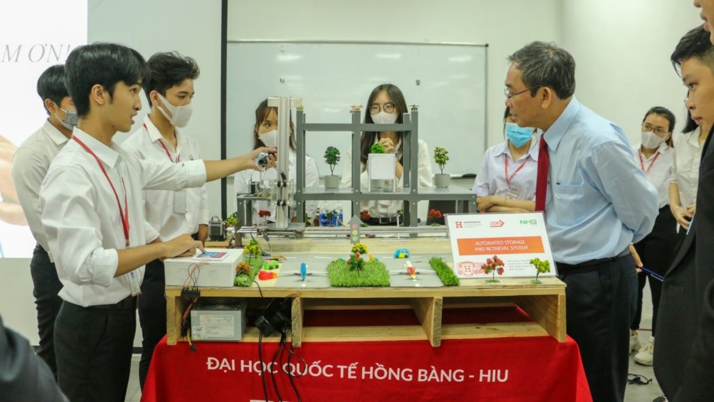 học Logistics tại ĐHQT Hồng Bàng