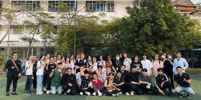 SINH VIÊN KHOA XNYH ĐƯỢC LÌ XÌ ĐẦU NĂM
