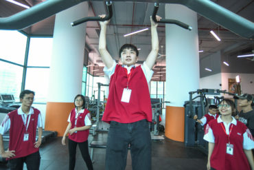 Tạ tay tại phòng Gym HIU phục vụ nhu cầu tập luyện của sinh viên HIU