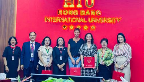 Cơ hội học tập và làm việc lâu dài tại Đức cho sinh viên Điều dưỡng HIU