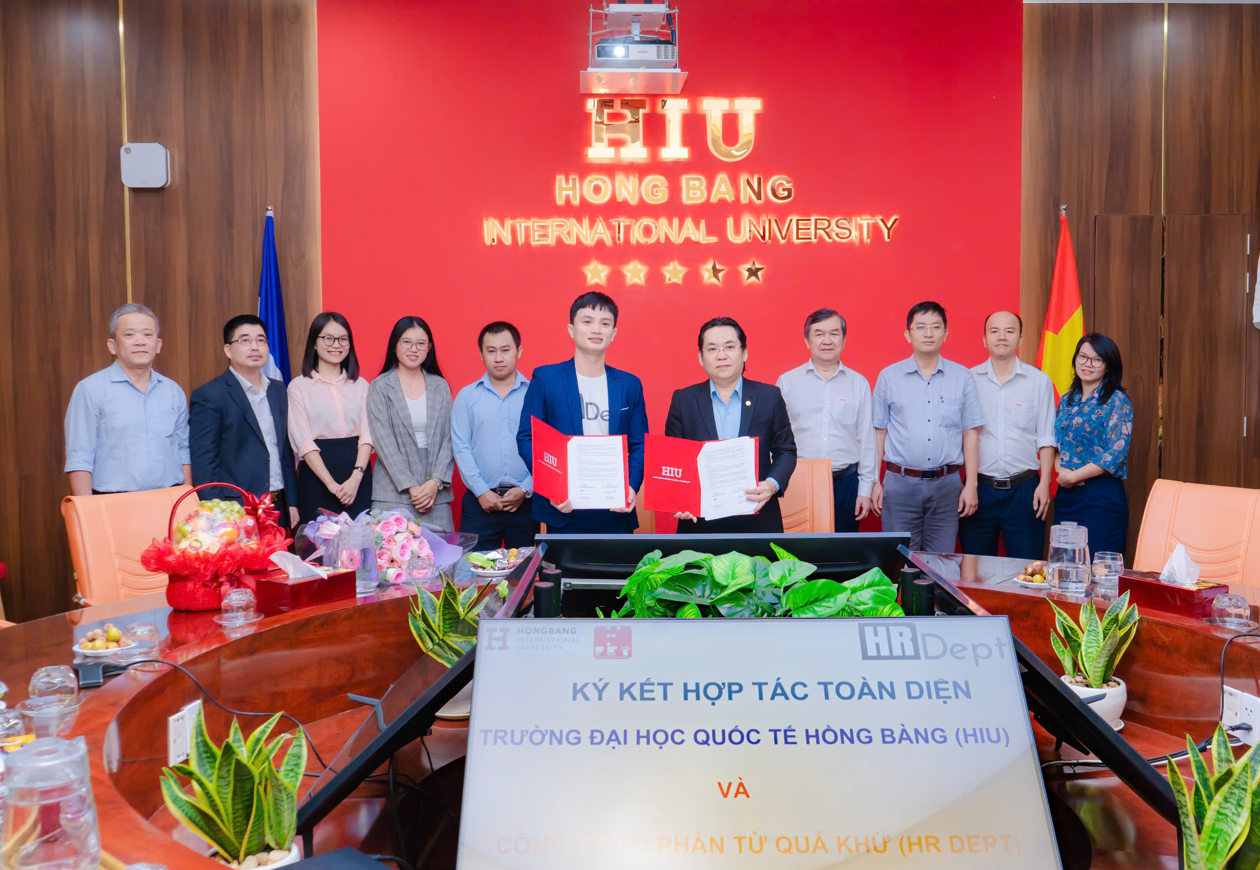 Ký kết hợp tác toàn diện với công ty Từ Quá Khứ