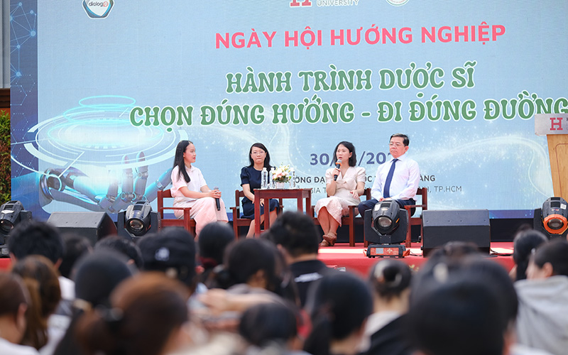 Tọa đàm hướng nghiệp