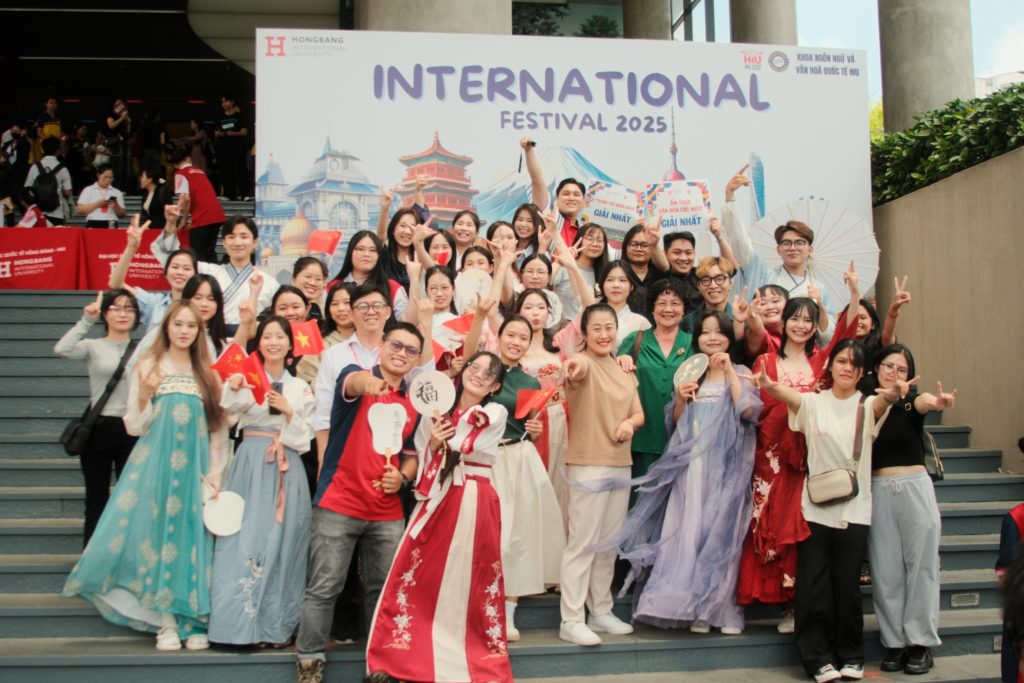 International Festival đã trở thành sự kiện văn hóa được đông đảo học sinh, sinh viên yêu thích và mong chờ nhất trong năm