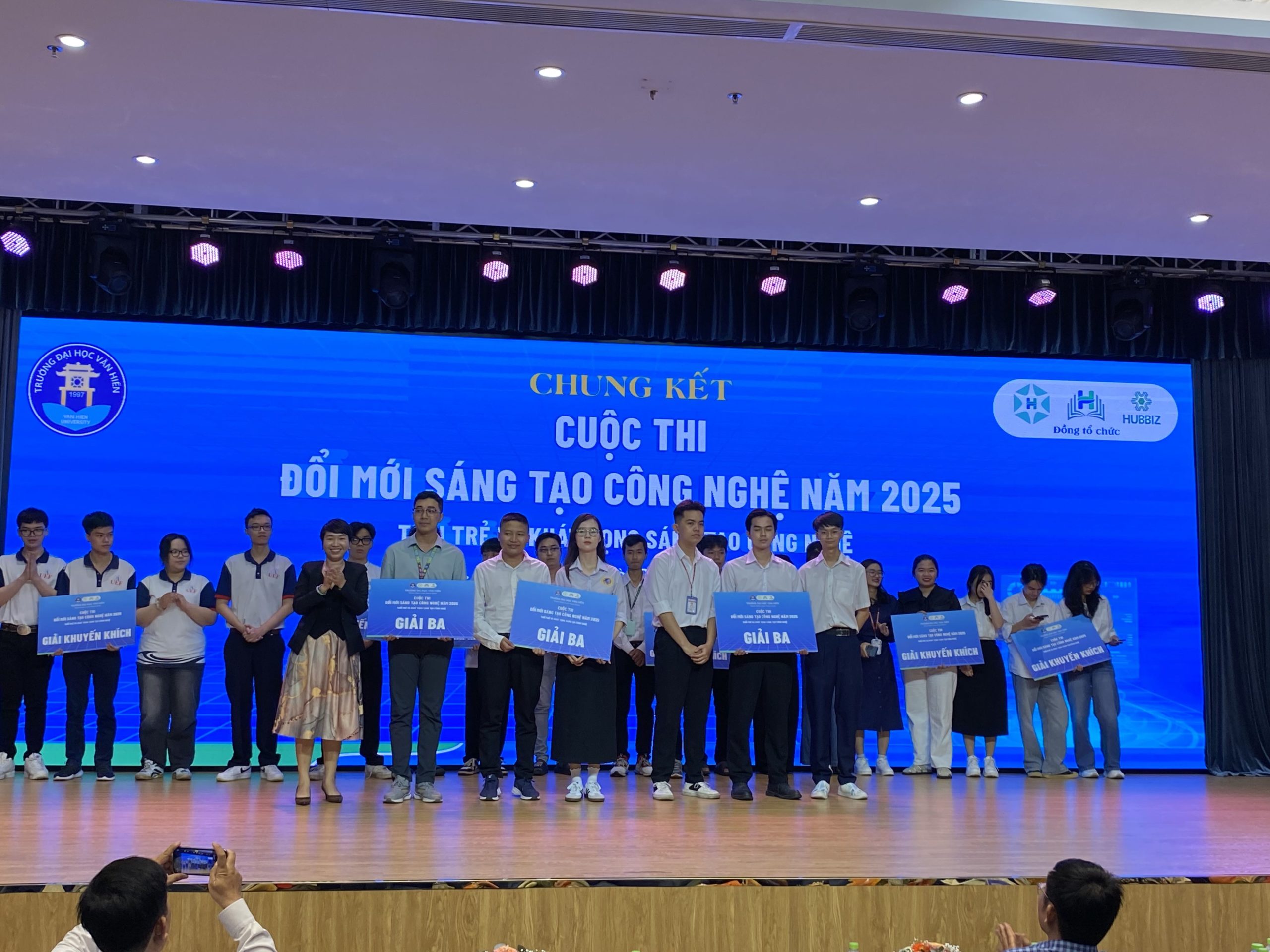 Sinh viên ngành CNTT đạt Giải Ba tại Cuộc thi Đổi mới sáng tạo Công nghệ 2025
