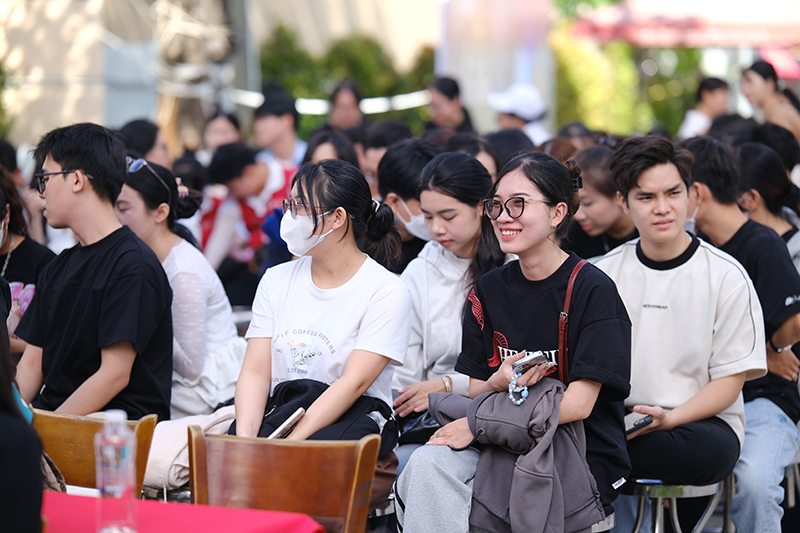 Hội trại thu hút đông đảo các bạn sinh viên tham gia