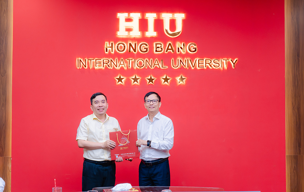 HIU đón tiếp và làm việc với Đoàn Khảo sát của Bộ Giáo dục và Đào tạo