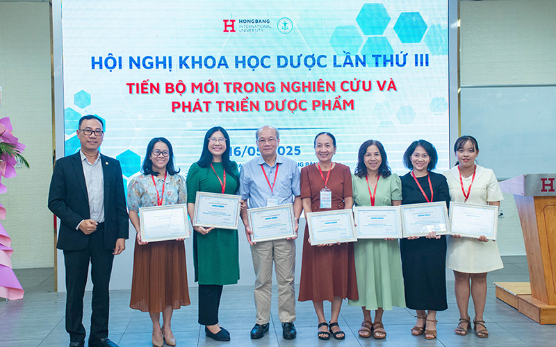 Hơn 50 báo cáo được trình bày tại Hội nghị Khoa học Dược lần III