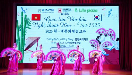 Sôi nổi Chương trình Giao lưu Văn hóa Nghệ thuật Hàn – Việt 2025 tại HIU
