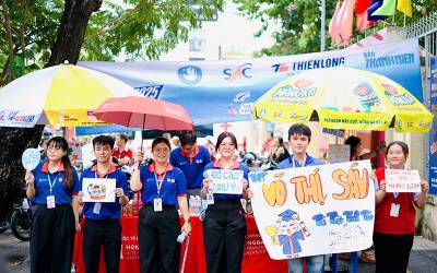 Sinh viên HIU đồng hành, tiếp sức sĩ tử 2K7 vượt vũ môn