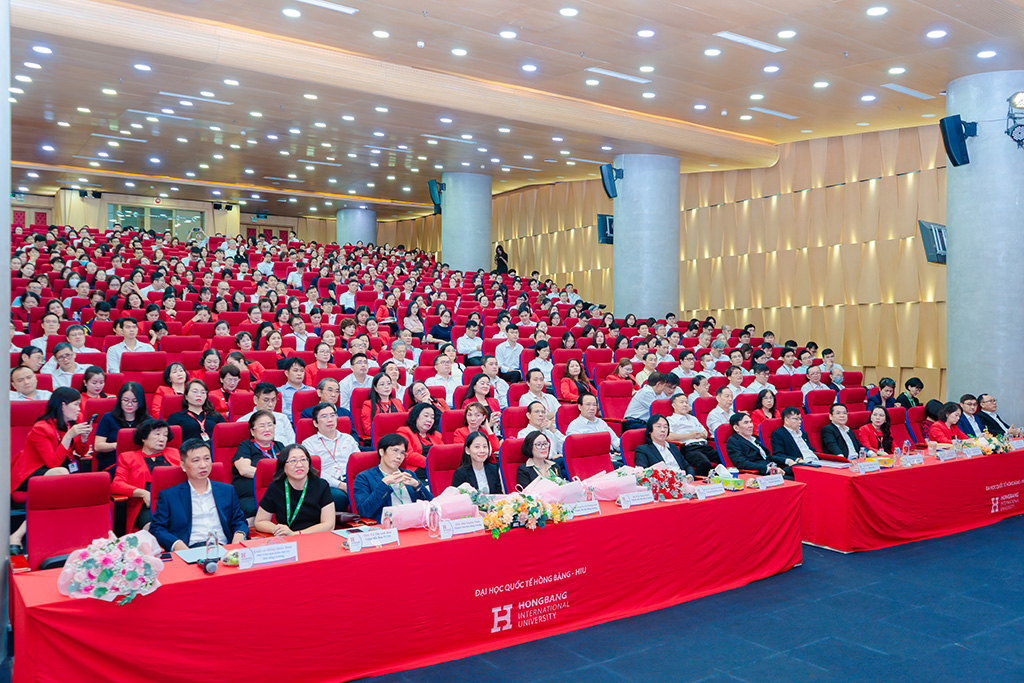 Lễ công bố và trao Quyết định bổ nhiệm các chức danh lãnh đạo nhiệm kỳ 2024-2029 diễn ra ngày 29/7 tại Hội trường Beethoven HIU