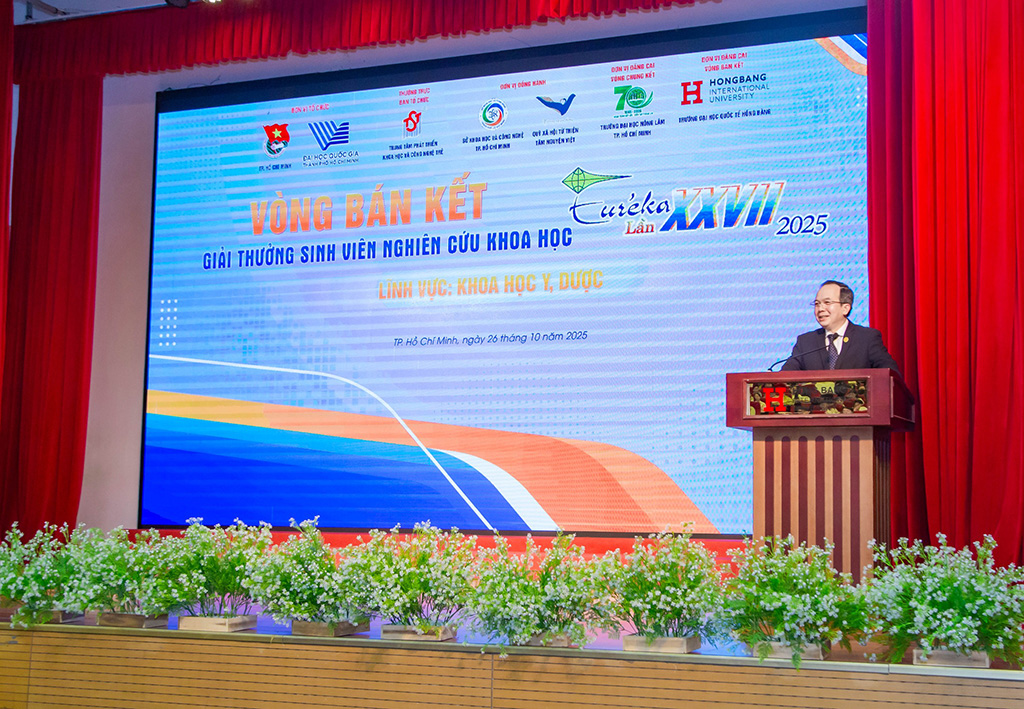 PGS.TS.BS Đỗ Kim Quế phát biểu tại lễ khai mạc Vòng Bán kết Euréka 2025 tại HIU