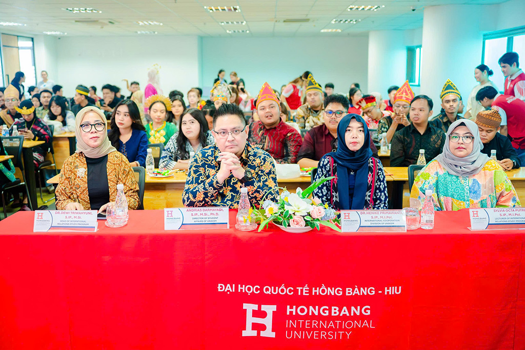 Đoàn đại biểu đến từ Universitas Komputer Indonesia (UNIKOM), Indonesia