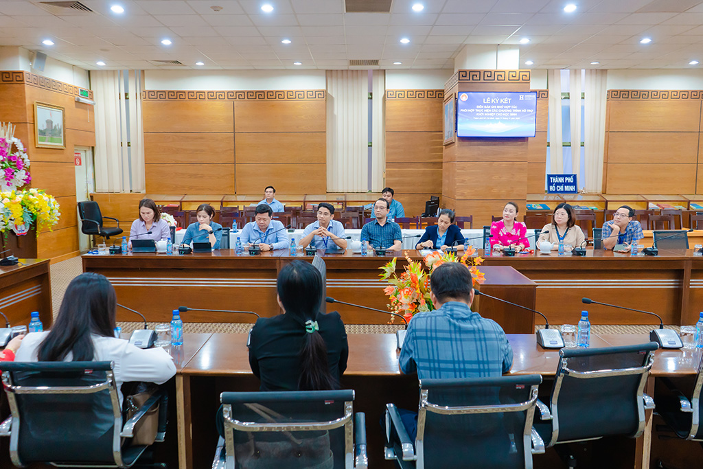 HIU ký kết hợp tác với Sở GD&ĐT TP.HCM hỗ trợ học sinh khởi nghiệp