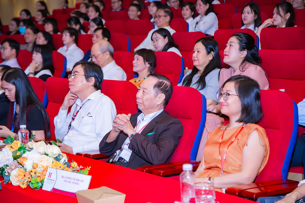 Ngày truyền thống Khoa Dược HIU 2025: Dấu ấn 16 năm và hành trình vươn tới tương lai