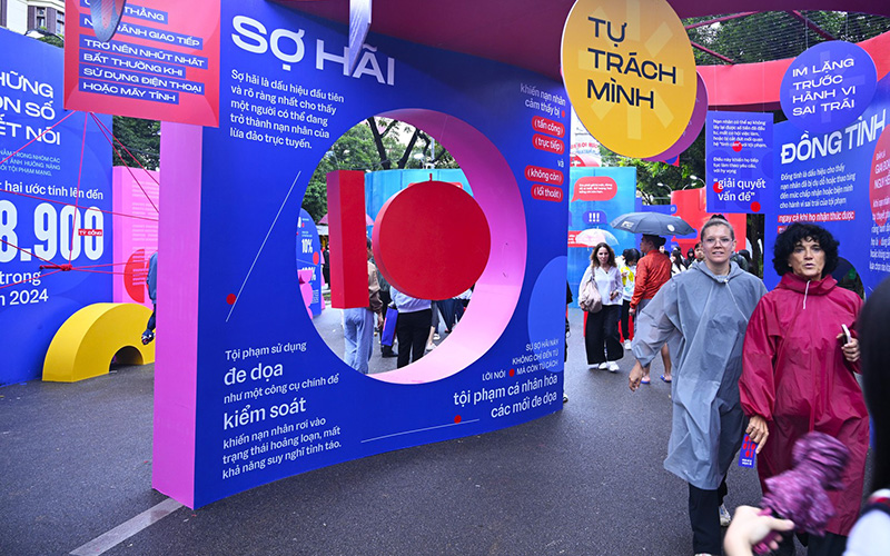 Khai mạc Ngày hội An toàn trực tuyến “Không Một Mình”