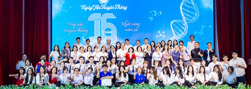 Ngày truyền thống Khoa Dược HIU 2025: Dấu ấn 16 năm và hành trình vươn tới tương lai
