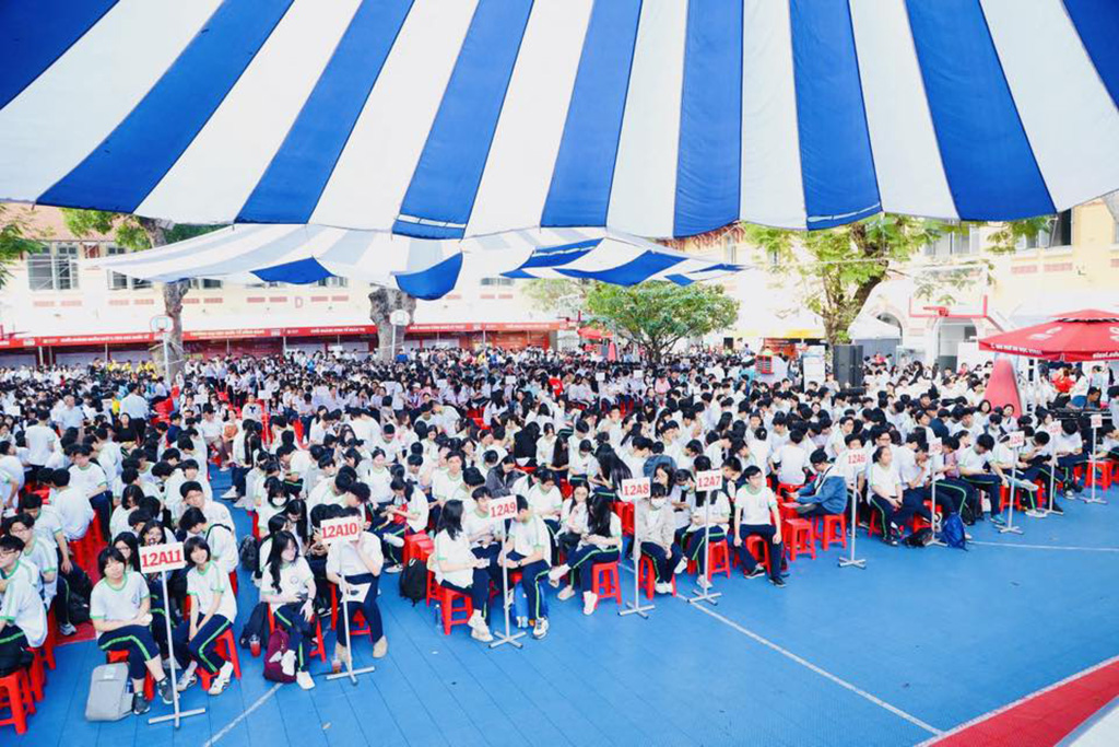 Hàng nghìn học sinh hào hứng tham gia Ngày hội hỗ trợ học sinh – sinh viên với ý tưởng khởi nghiệp, mở đầu cho chuỗi hoạt động quy mô lớn nhất từ trước đến nay.