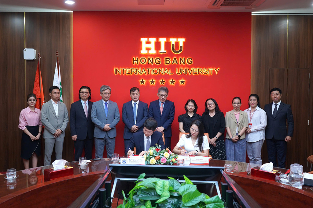 Đại diện hai bên tiến hành Ký kết Biên bản ghi nhớ