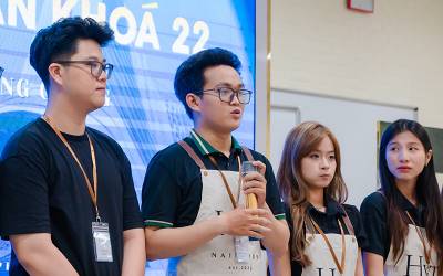 Sinh viên truyền thông HIU bảo vệ đồ án theo mô hình pitching