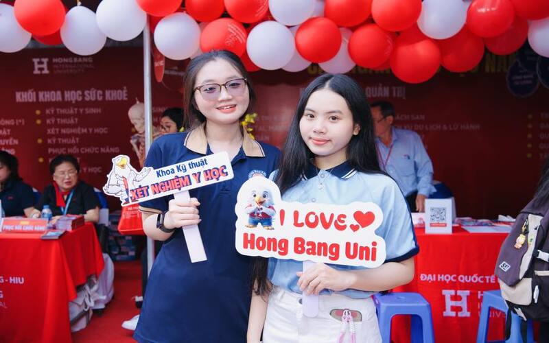 Con gái nên học ngành gì dễ xin việc