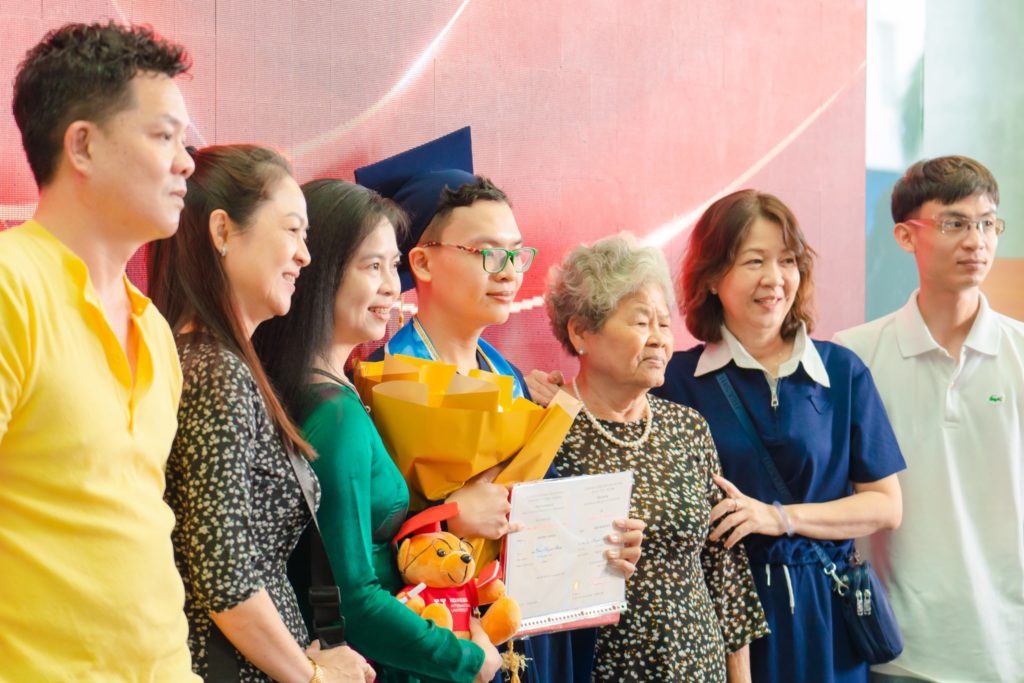 Có nên chọn ngành theo ý bố mẹ không