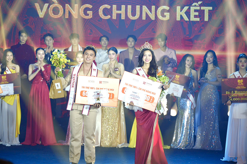 Khoảnh khắc đăng quang của Tân Hoa khôi và Nam vương Miss & Mister HIU 2026