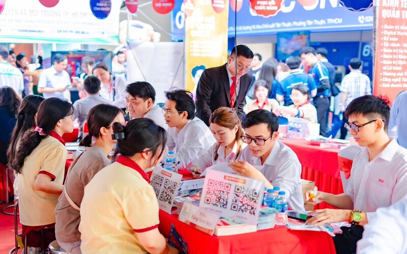 Học 2 bằng đại học cùng lúc có vất vả không?