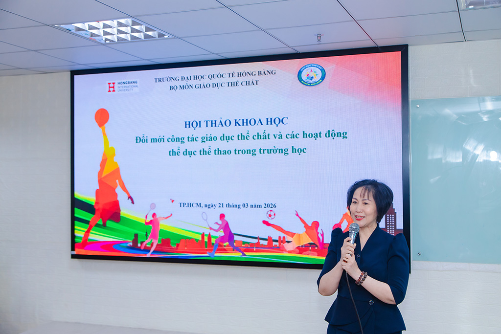 PGS.TS. Lương Thị Ánh Ngọc – Trưởng Bộ môn Giáo dục thể chất – phát biểu đề dẫn, nhấn mạnh vai trò của giáo dục thể chất trong đào tạo con người toàn diện