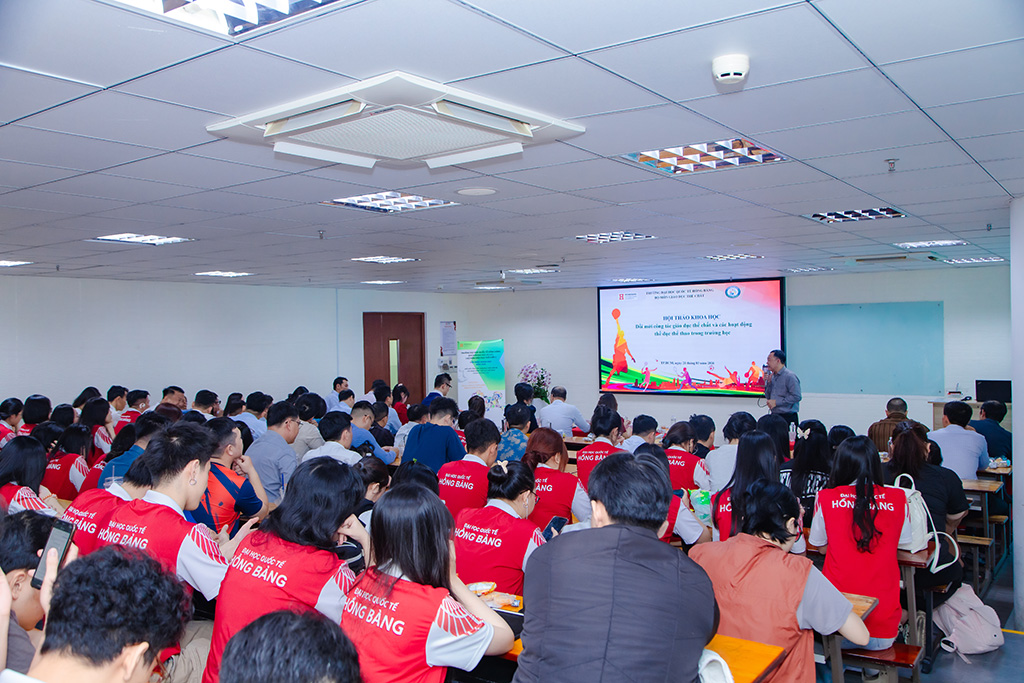 Toàn cảnh hội thảo khoa học “Đổi mới công tác giáo dục thể chất và các hoạt động thể dục thể thao trong trường học” diễn ra sáng 21/3/2026 tại Trường Đại học Quốc tế Hồng Bàng.