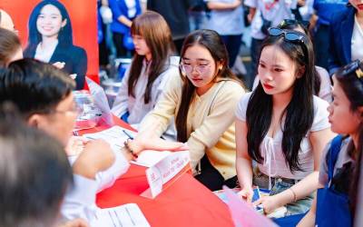 Lỡ cả đời không rực rỡ thì sao? Hãy tỏa sáng theo cách của riêng mình