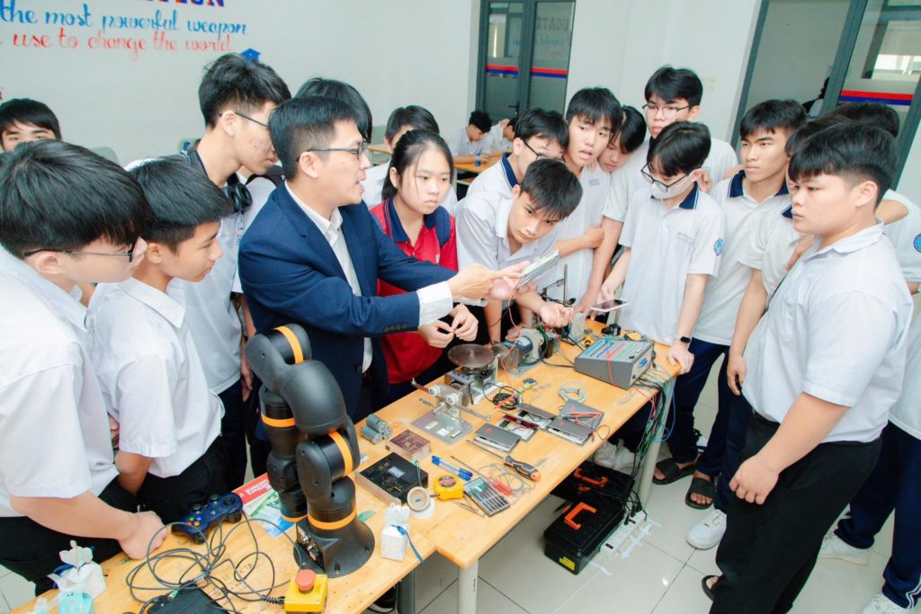 ngành nào đang khát nhân lực hiện này